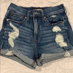 Express SHORT shorts